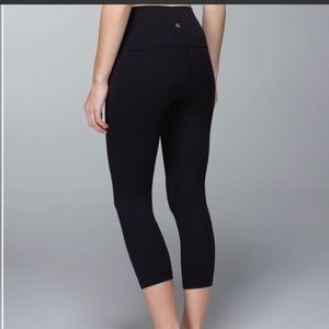 RARE! LULULEMON Wunder Under Crop Roll Down Sz4